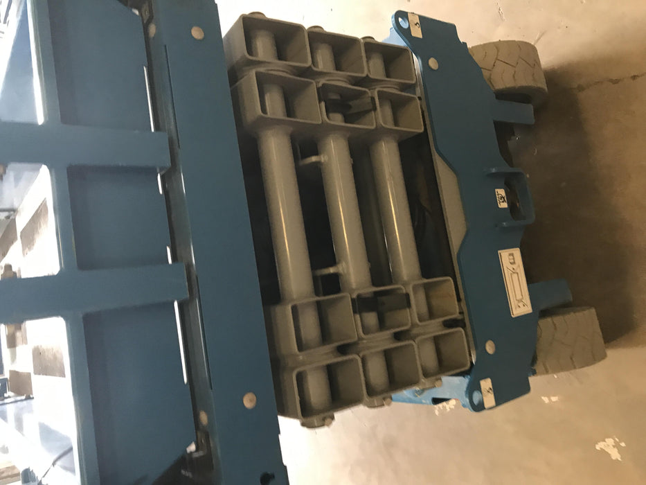 2019 Genie GS-2632 Folding rails with half height swing gate