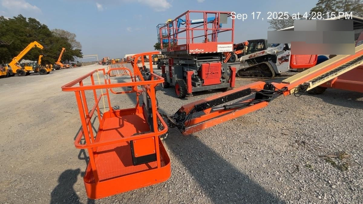 2019 JLG 460SJ