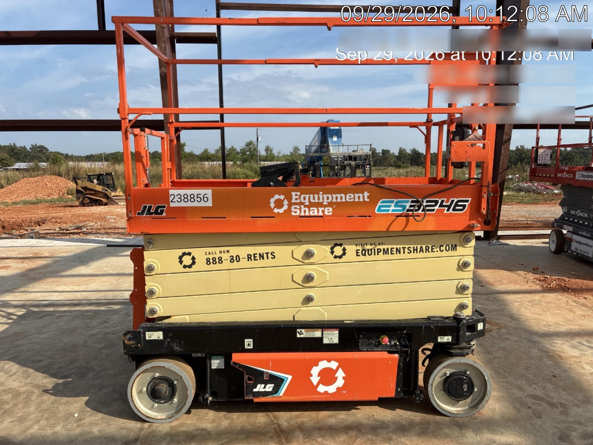 2022 JLG ES3246