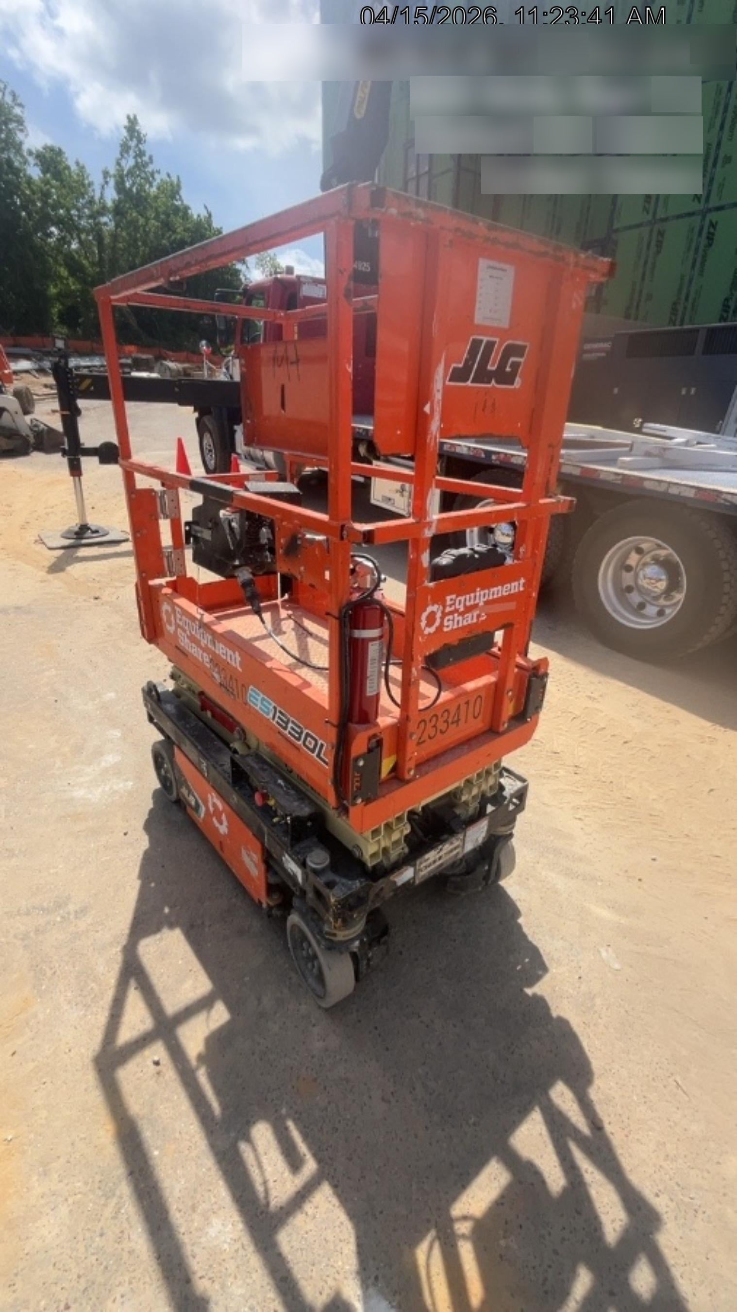 2022 JLG ES1330L