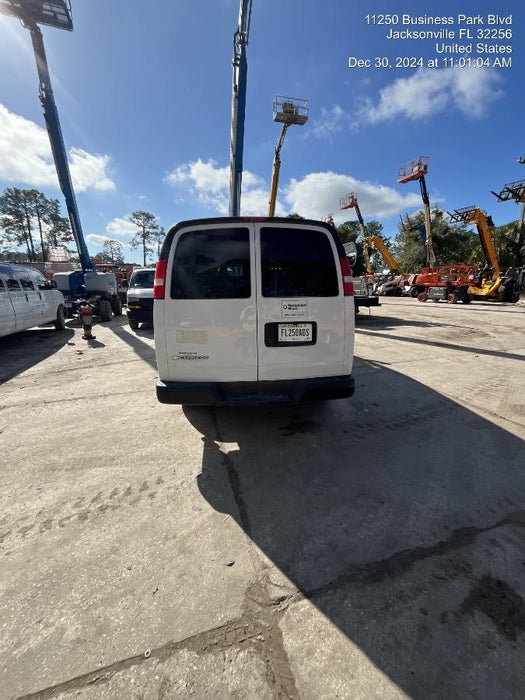 2023 CHEVROLET Express Van - Rental