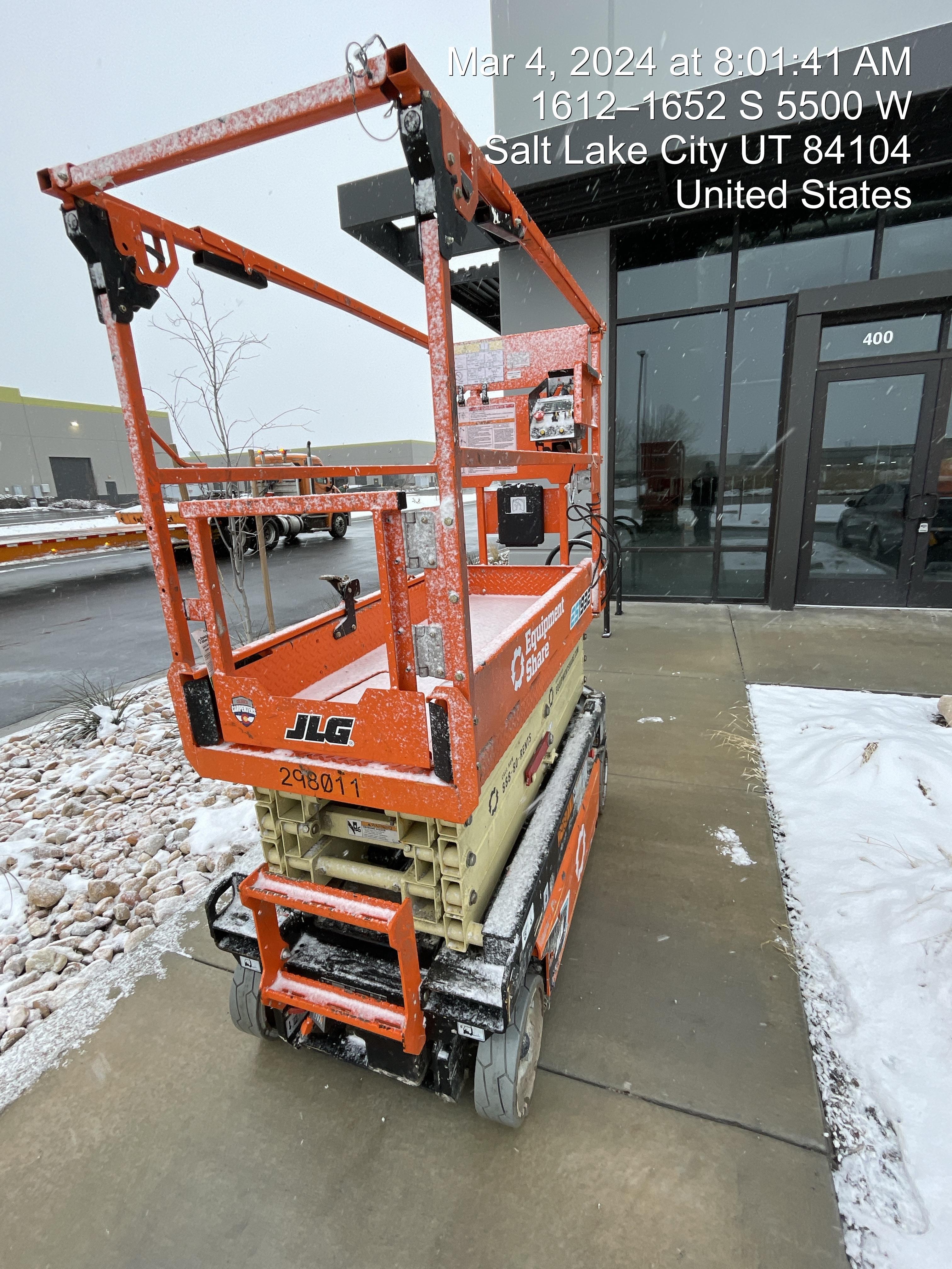 2023 JLG ES1932