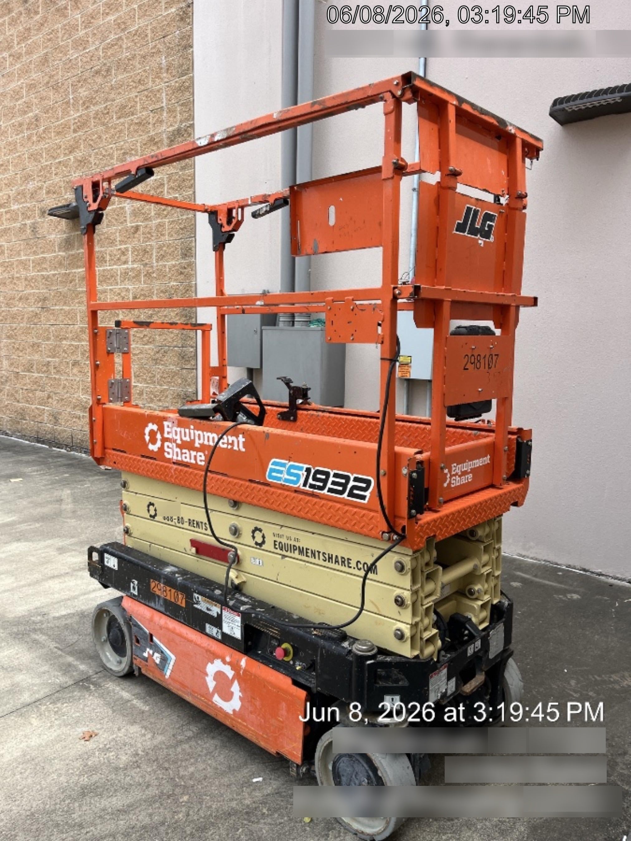 2023 JLG ES1932