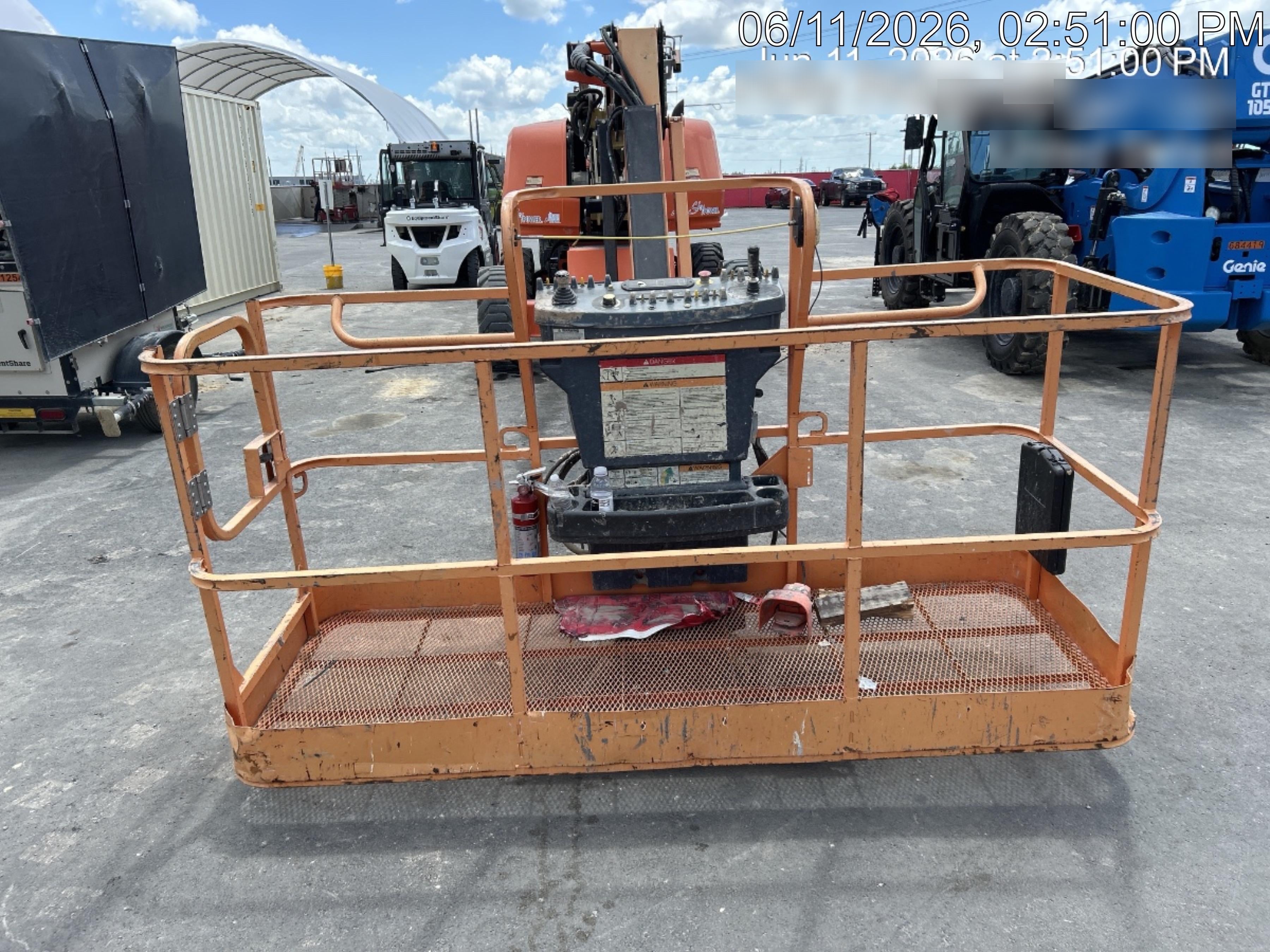 2022 JLG 660SJ