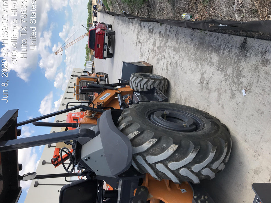 2019 Case 570N EP Canopy, 4WD, GP Front Bucket, Dual Tilt Cylinder, 84" Box Blade w/ Scarifier, Wheel Weights, Beacon