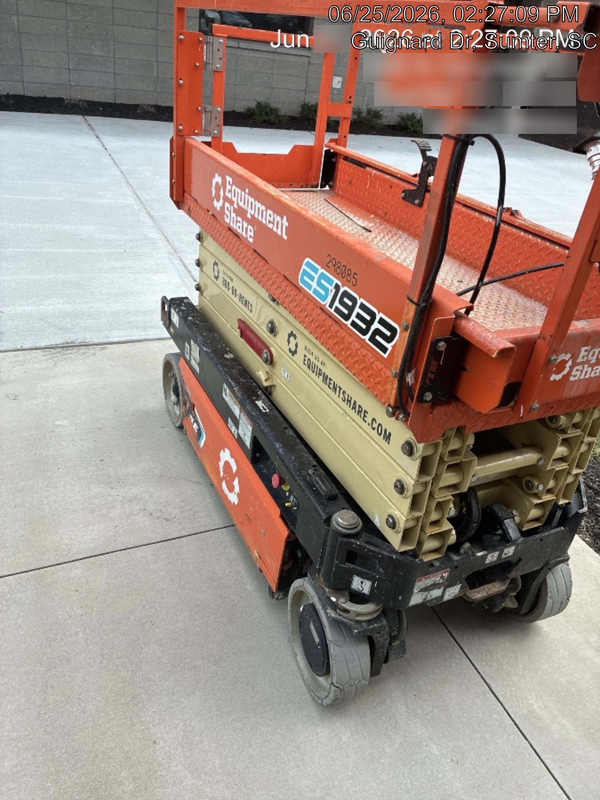 2023 JLG ES1932