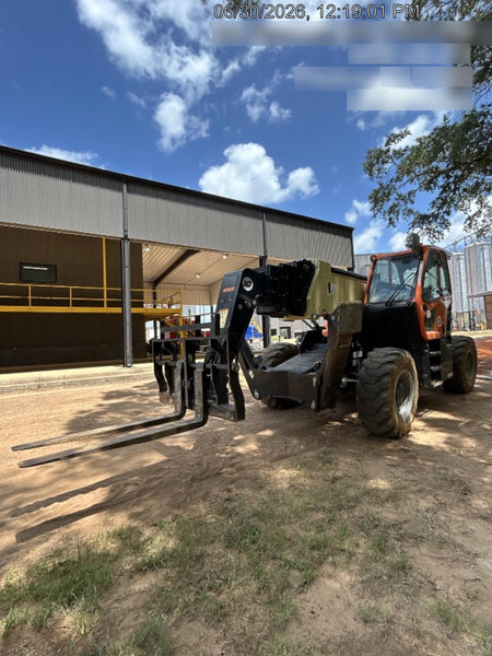 2022 JLG 1075
