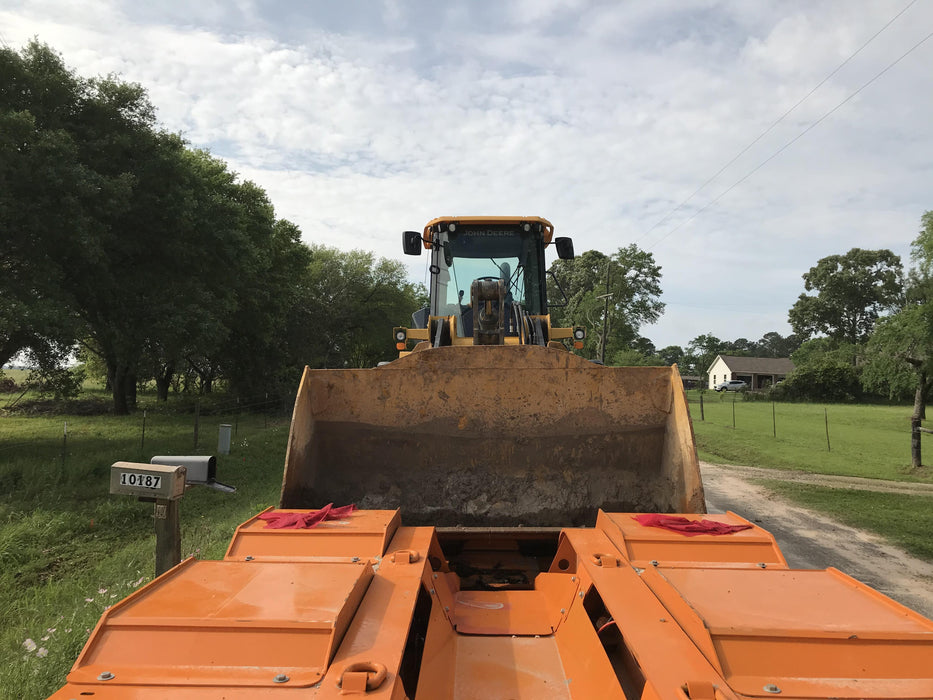 2019 John Deere 624L 4yd Wheel Loader, Cab/Heat/Air, 3 Function Hydraulics, JRB Hydraulic QC, QC 4yd bucket w/smooth cutting edge, QC Carriage, 72" Fork Tines, 5yr/5,000hr Powertrain and Hydraulics extended warranty