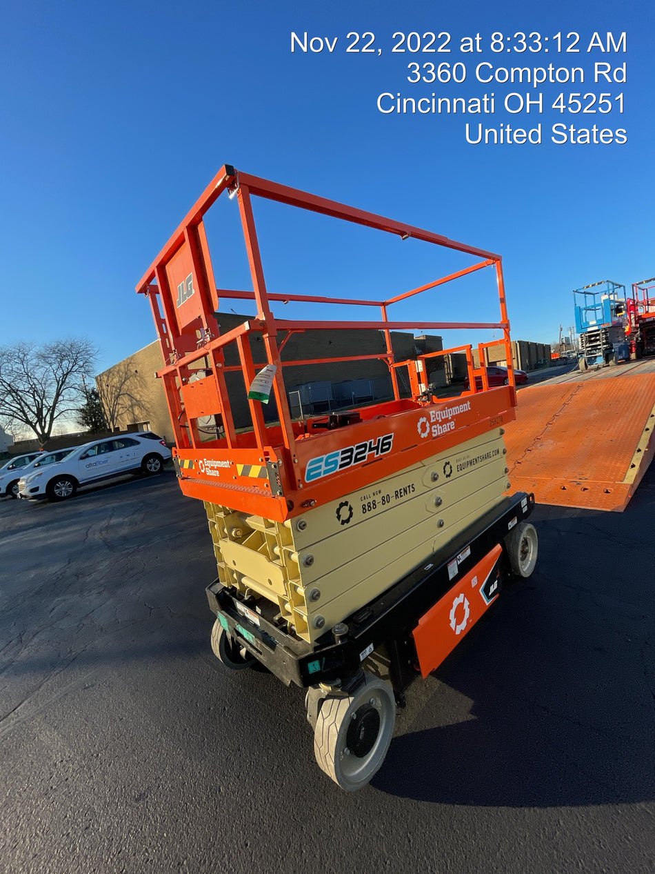 2022 JLG ES3246