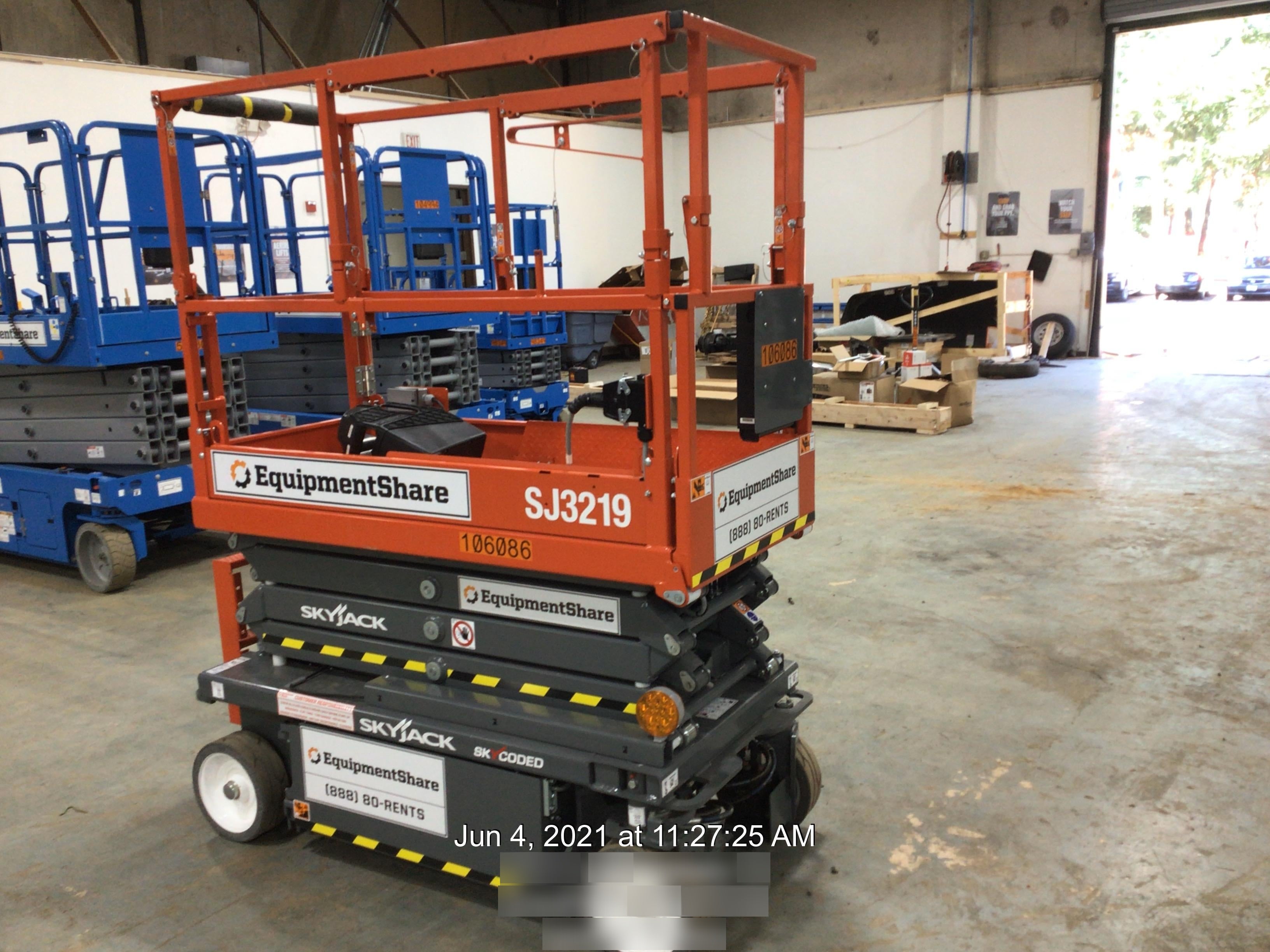 2020 Skyjack SJIII-3219 Solid NM Tires, Half height spring hinged entry gate, Dual Beacons, 800W Inverter