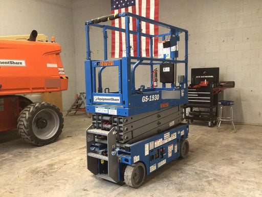 2020 Genie GS-1930 Solid Non Marking Tires, Beacon, Folding rails with half height swing gate, 800W Inverter