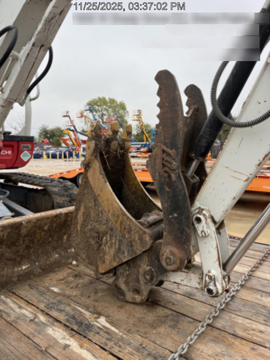 2021 TAKEUCHI TB235-2R