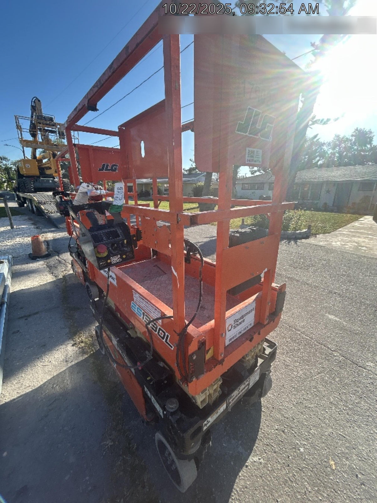 2021 JLG ES1330L