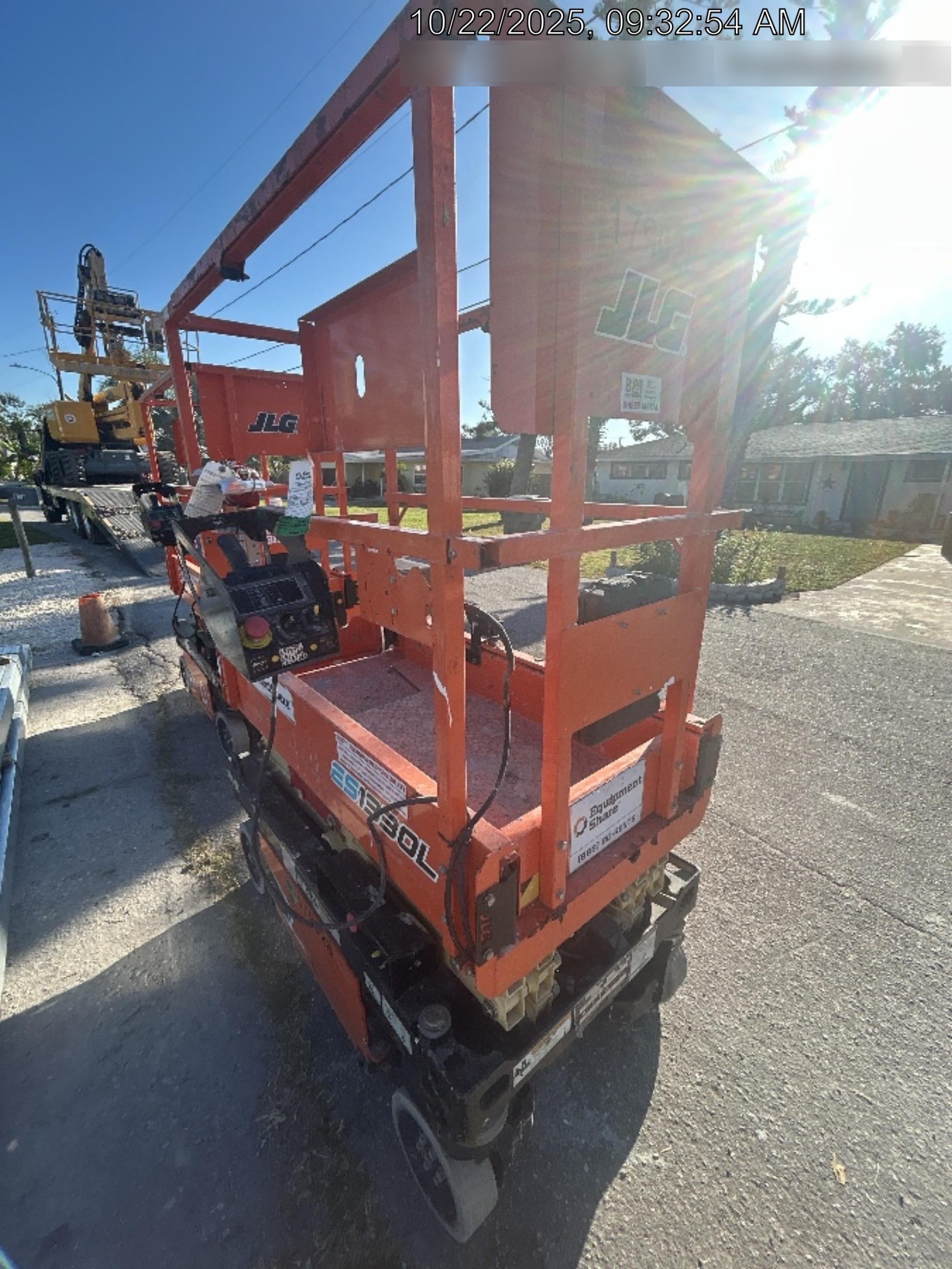 2021 JLG ES1330L