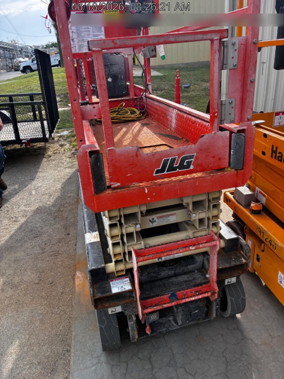 2023 JLG ES1932