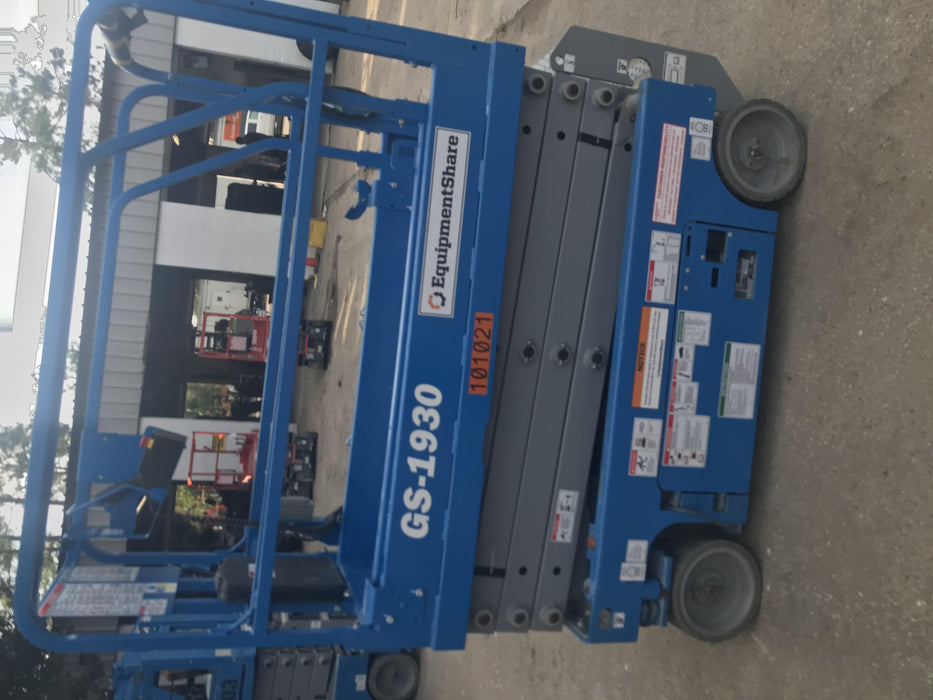 2020 Genie GS-1930 Fixed rails with chain entry gate - Pre A92.20