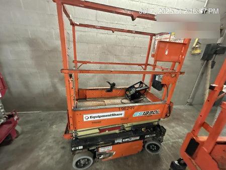 2021 JLG ES1330L