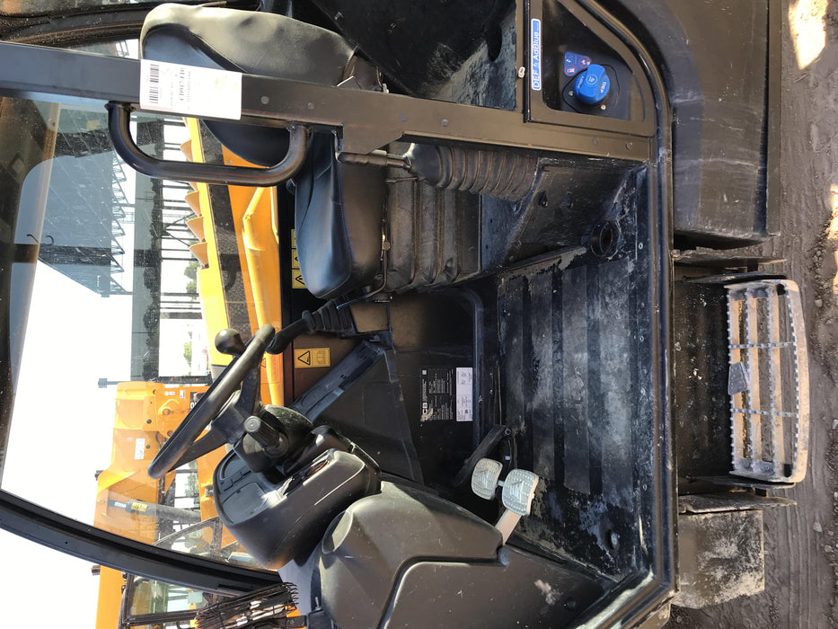 2019 JCB 512-56 Canopy, 109 HP, Solid Tires, STD Worklight, Beacon, Aux Hydraulics, Lifting Eye, Back up Alarm w/66" Carriage/60" Forks