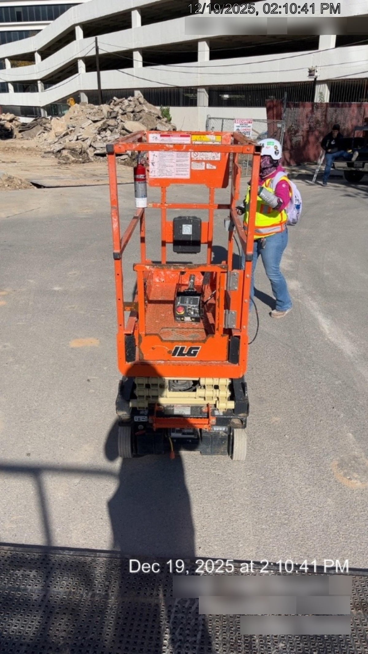 2021 JLG ES1330L