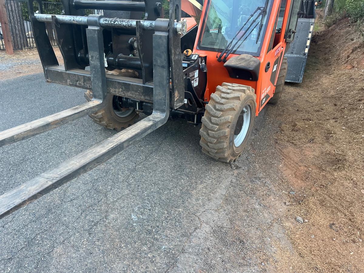 2025 JLG 519