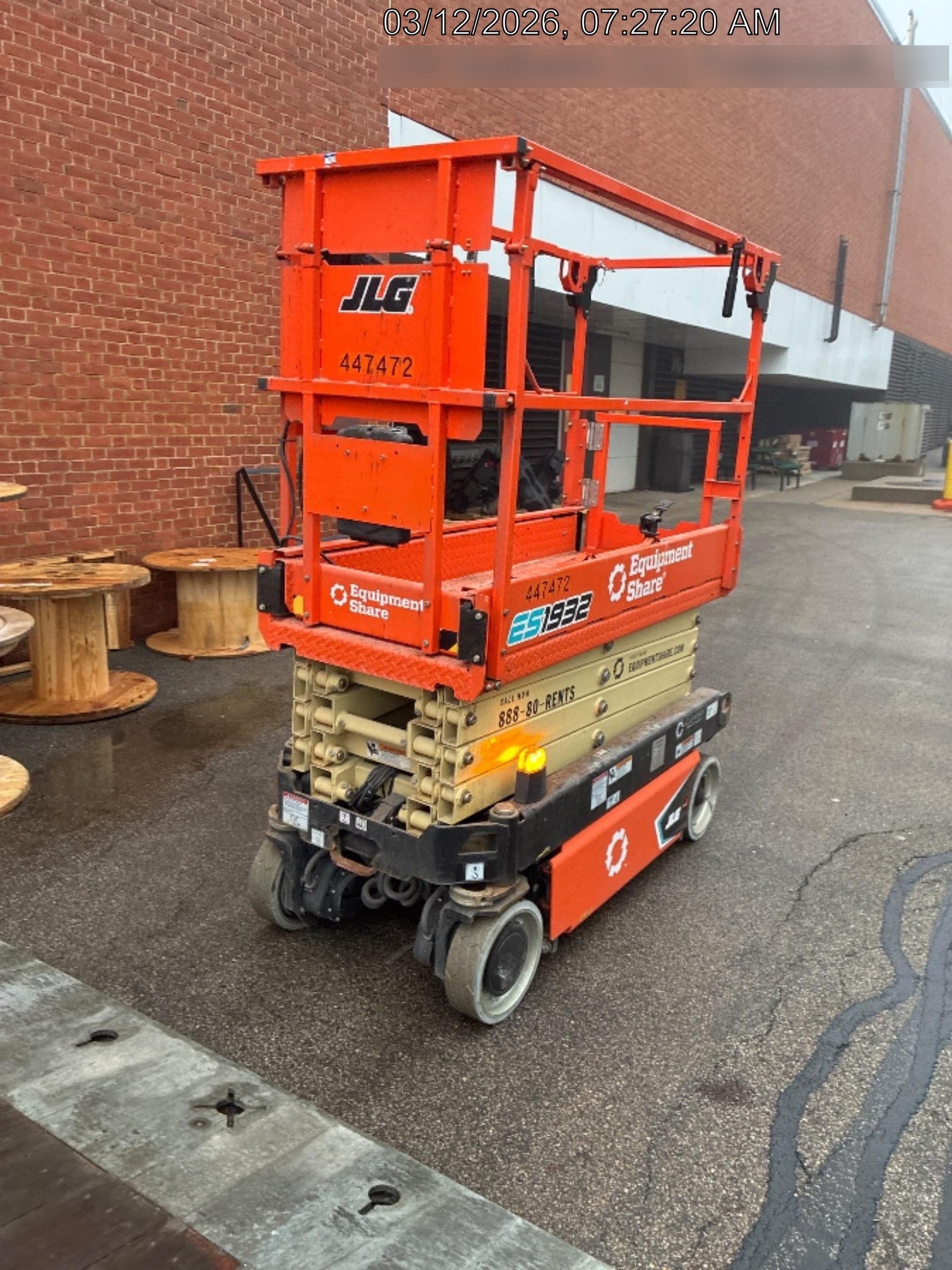 2024 JLG ES1932