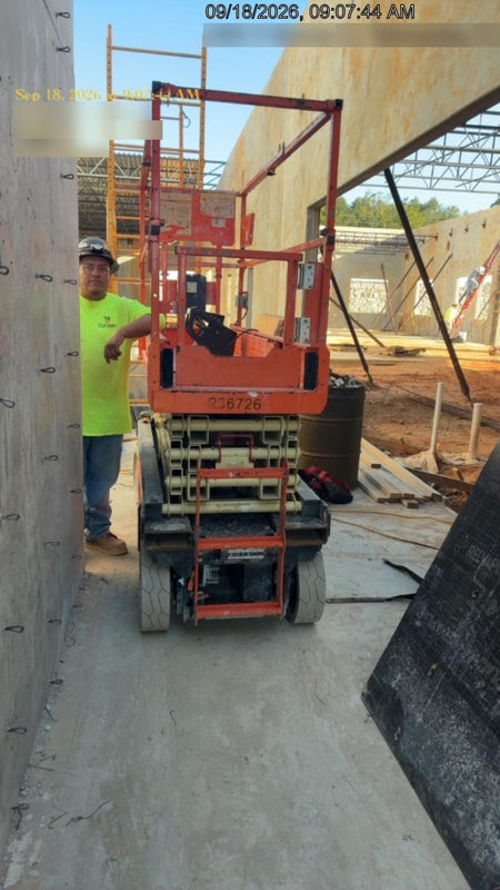 2022 JLG ES2632