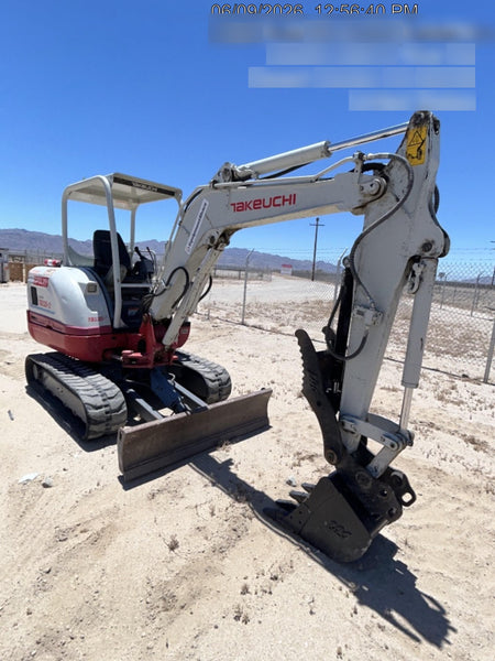 2022 TAKEUCHI TB235-2R
