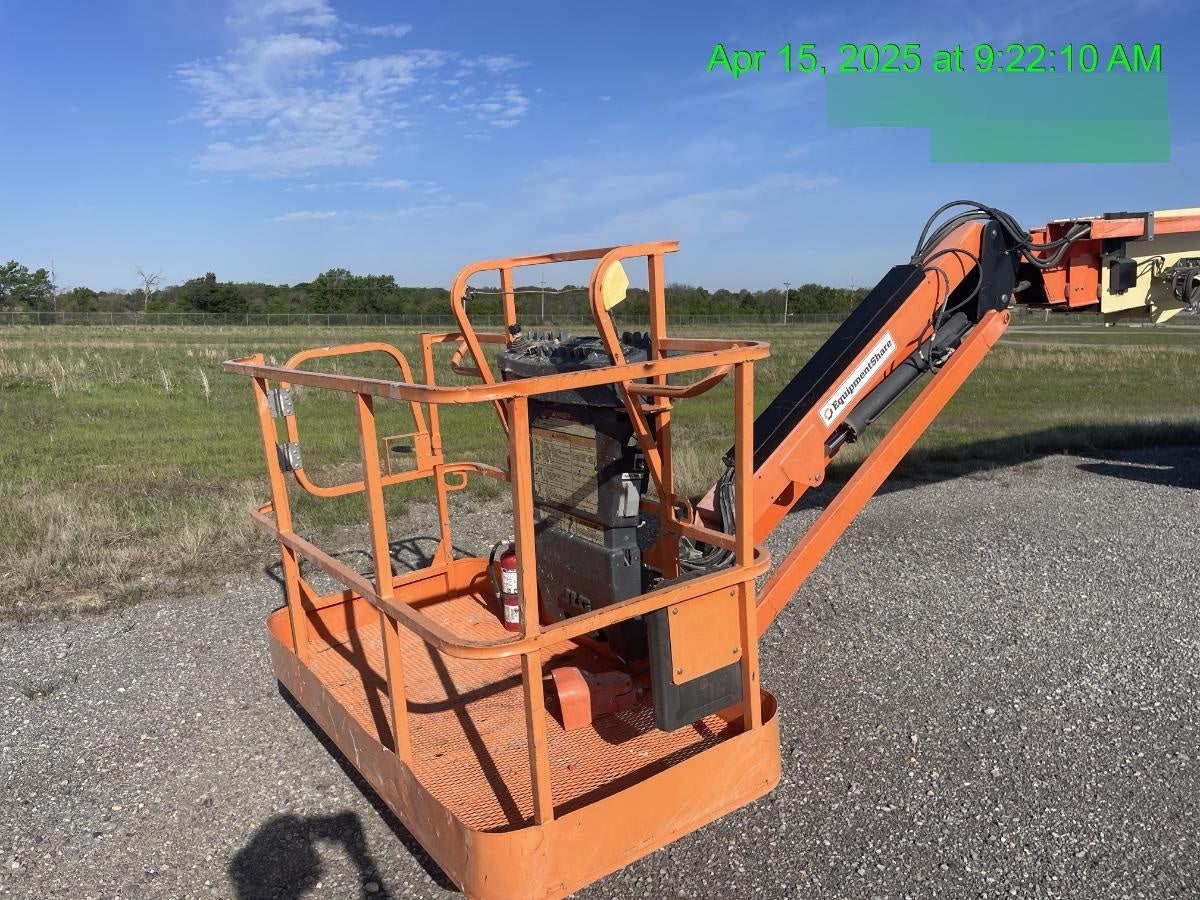 2019 JLG 860SJ
