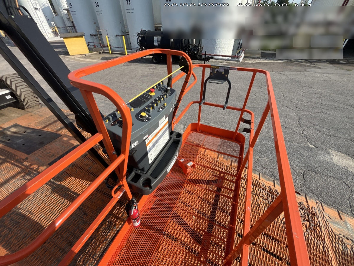 2026 JLG 800AJ