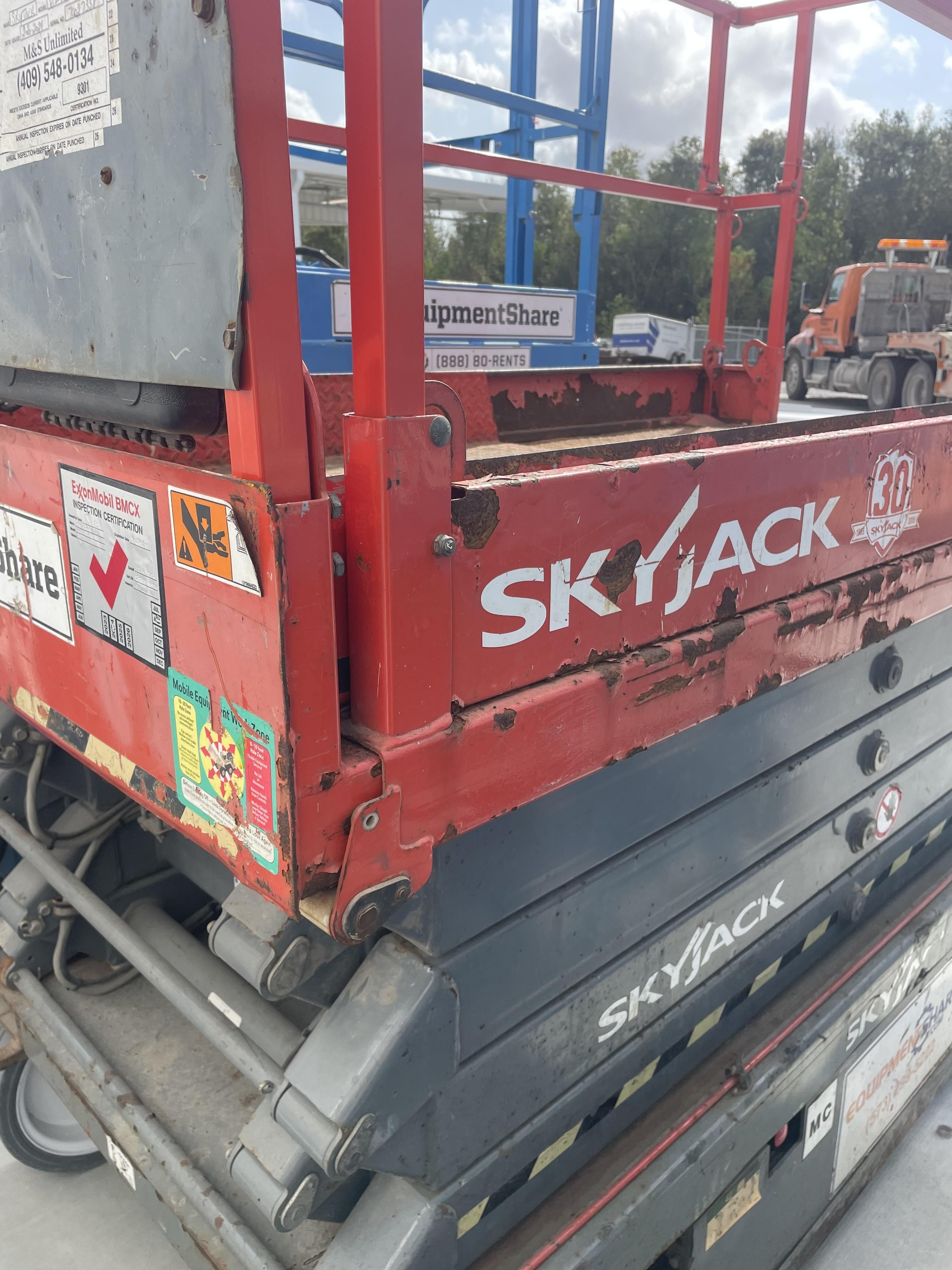 2015 Skyjack SJIII-4632 Skyjack SJIII-4632 32' Scissor Lift