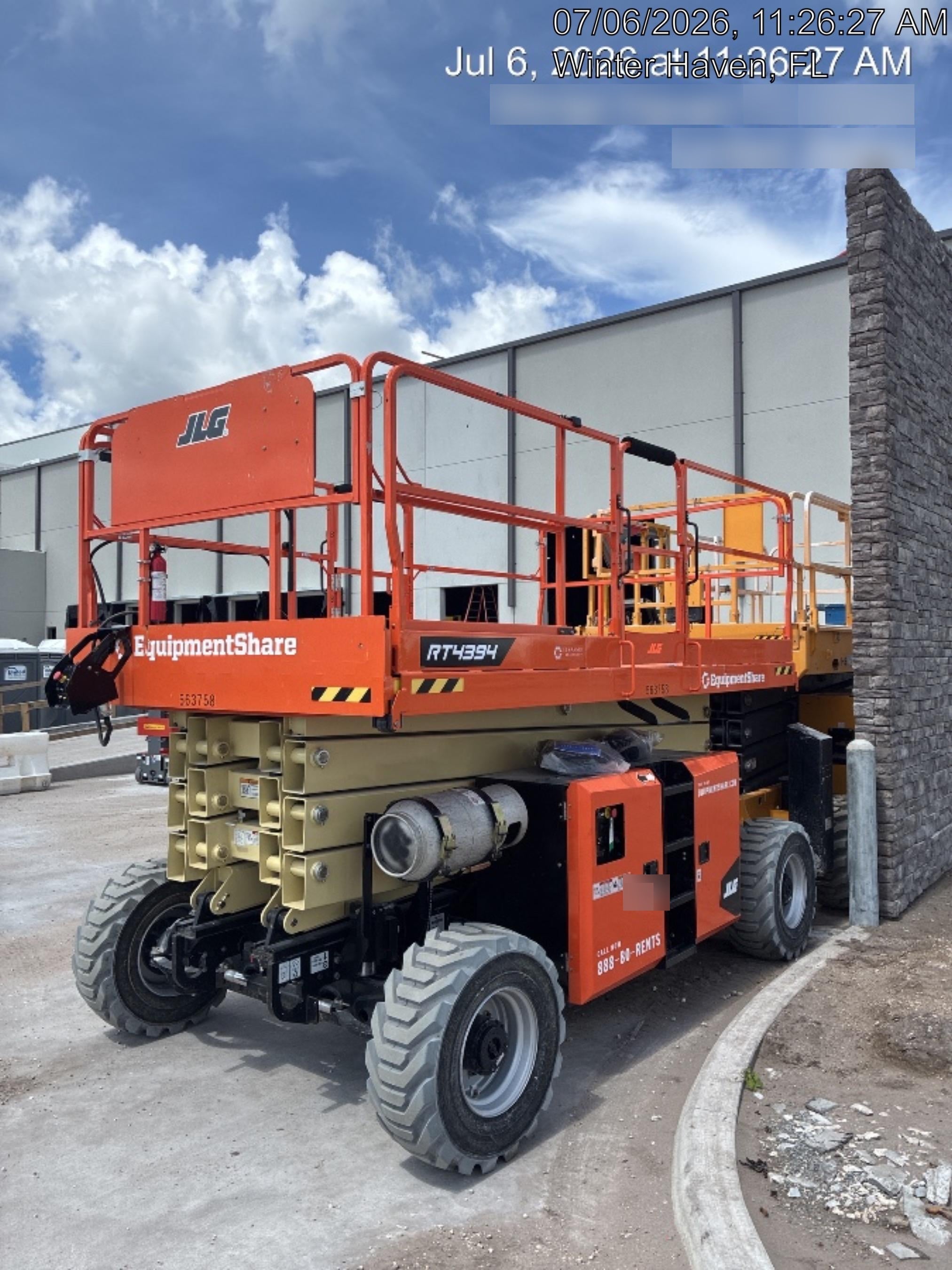 2025 JLG RT4394