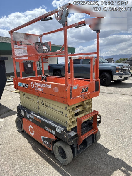 2023 JLG ES1932