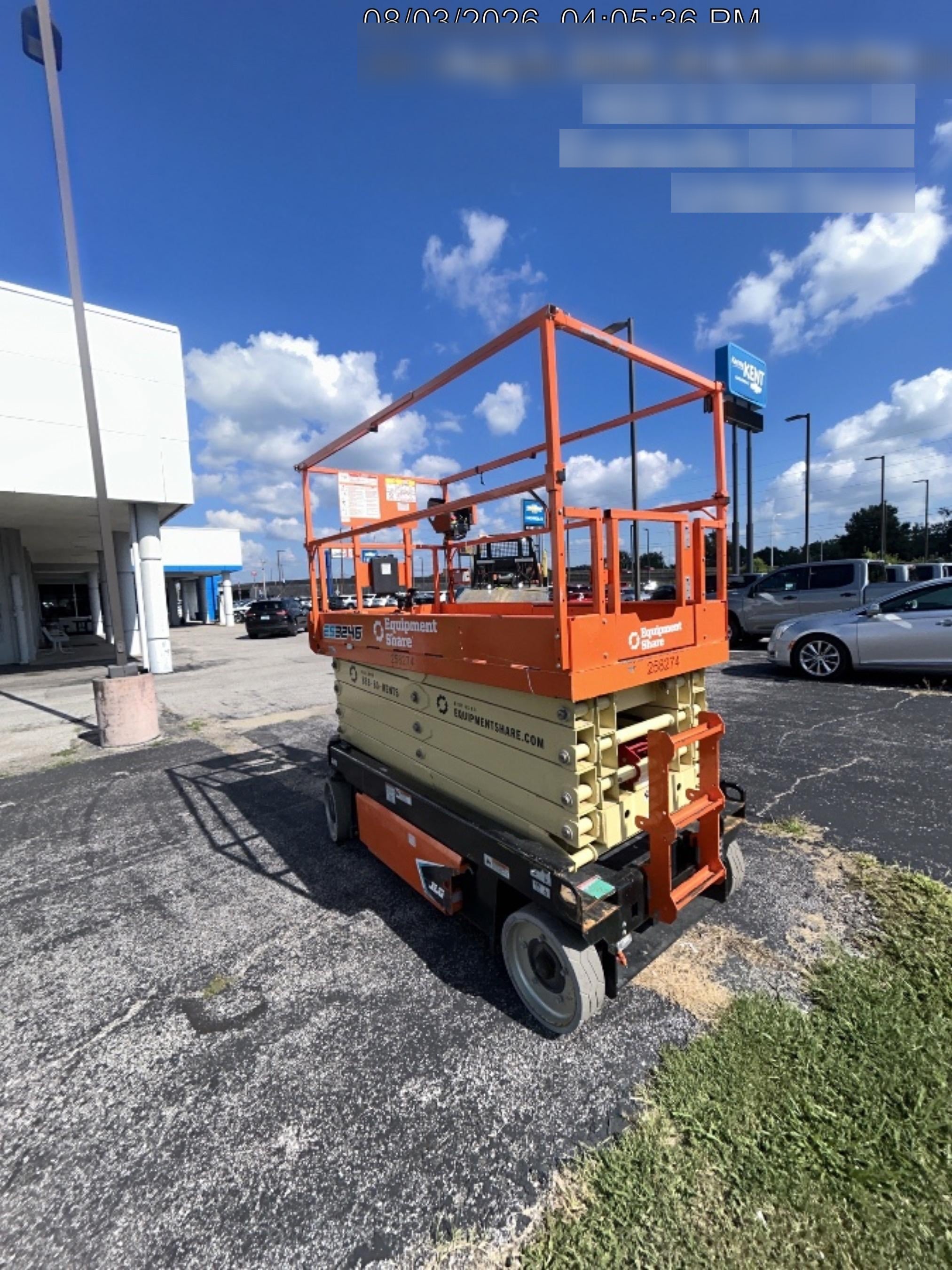 2022 JLG ES3246