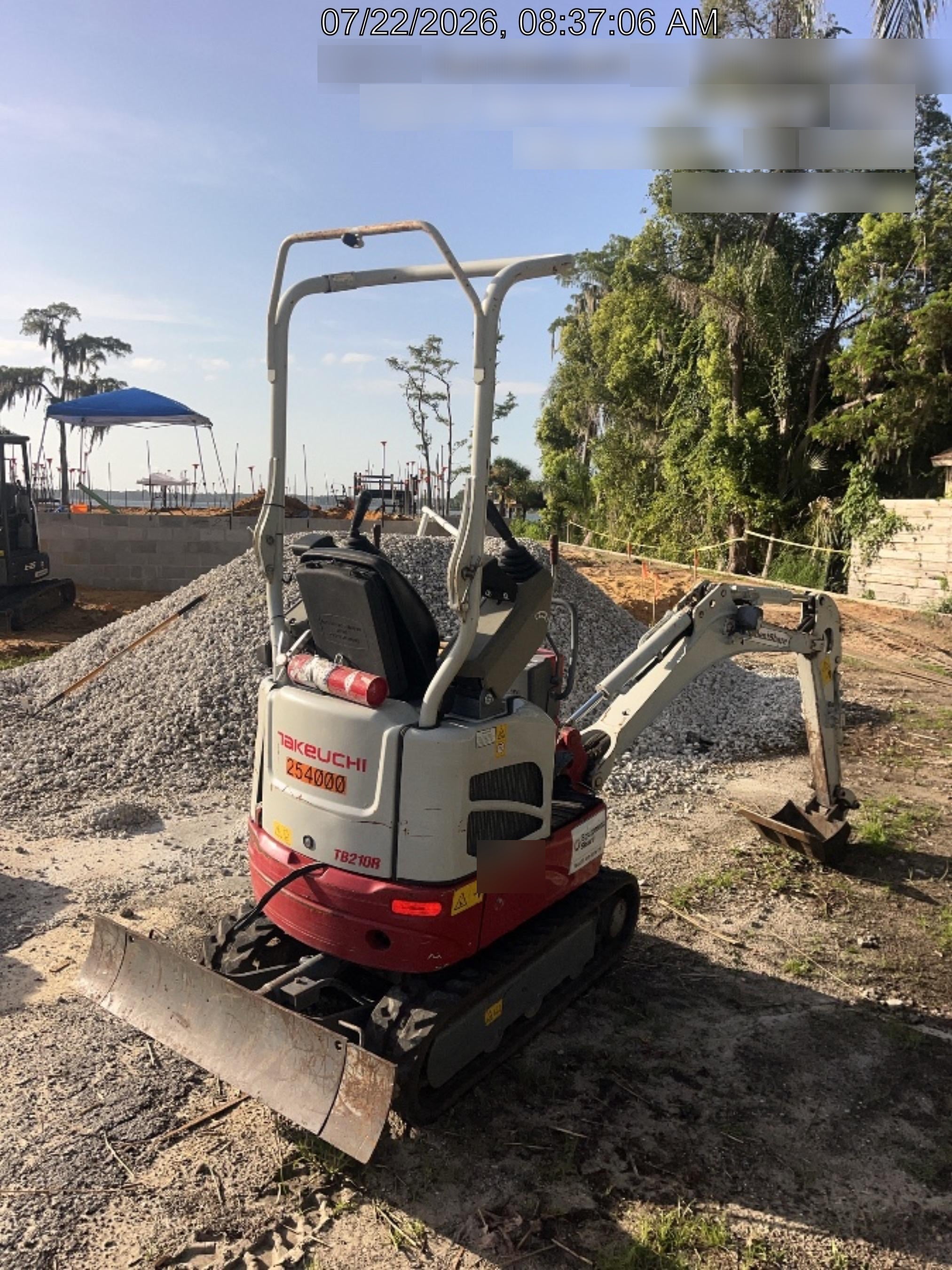 2022 TAKEUCHI TB210R