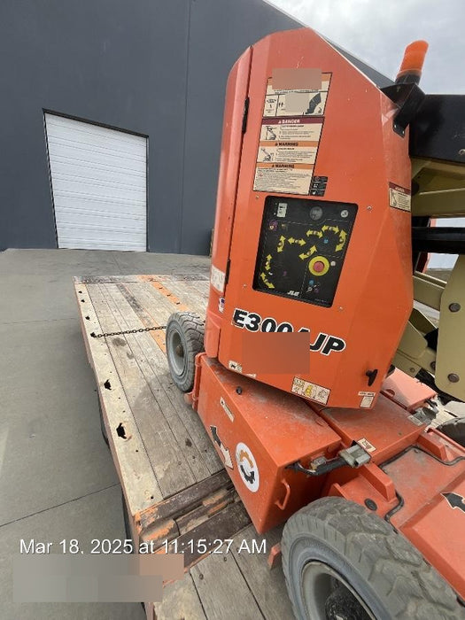 2019 JLG E300AJP