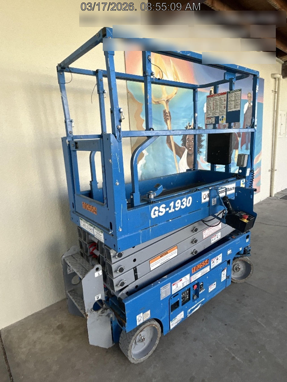 2020 Genie GS-1930 Solid Non Marking Tires, Beacon, Folding rails with half height swing gate, 800W Inverter