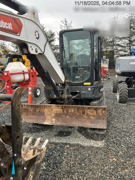 2022 Bobcat E50 Cab/Heat/Air, Rubber Tracks, Manual QC, Hydraulic Thumb