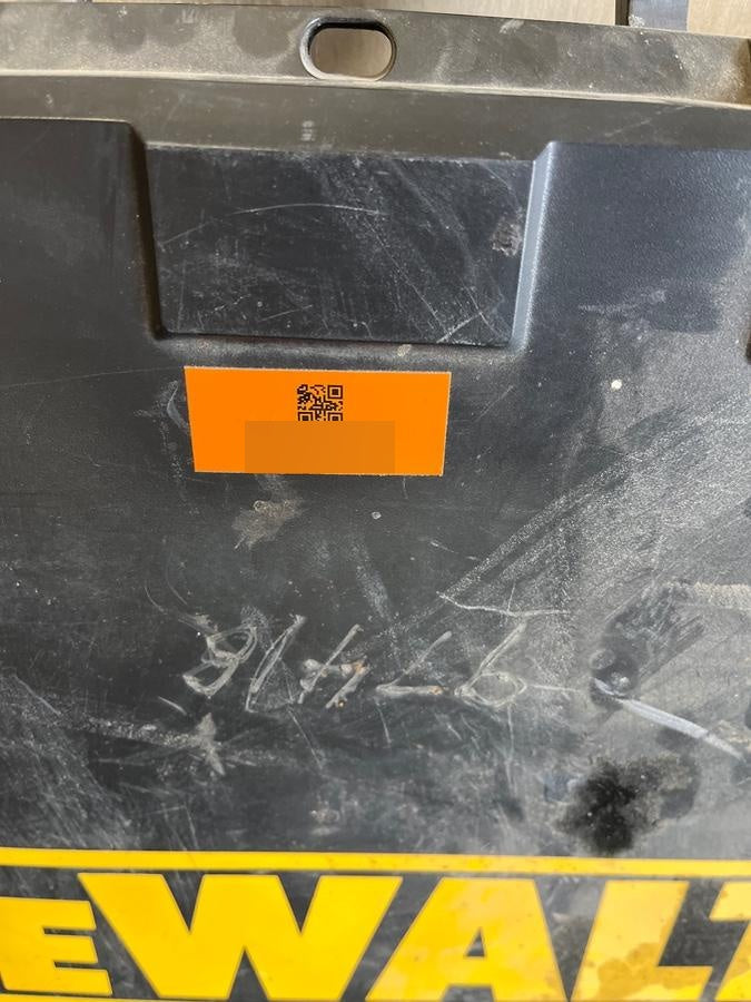 2020 DEWALT D25604K