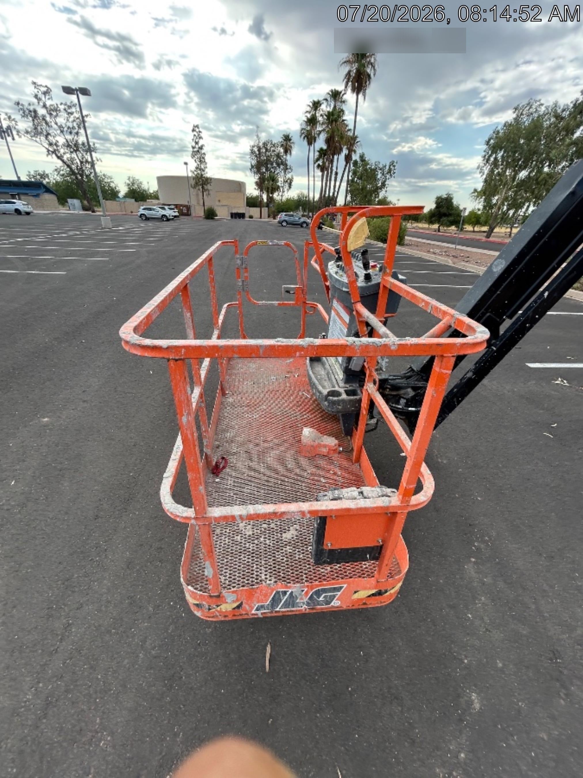 2023 JLG 660SJ