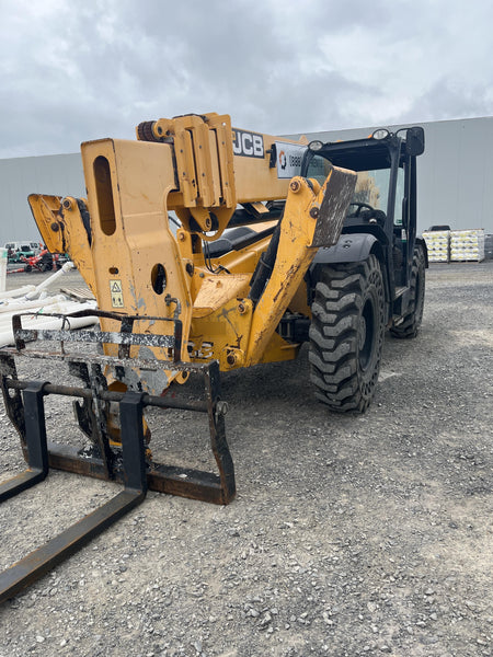 2019 JCB 510-56 Canopy, 74 HP, Solid Tires, STD Worklight, Beacon, Aux Hydraulics, Lifting Eye, Back up Alarm w/66" Carriage/60" Forks
