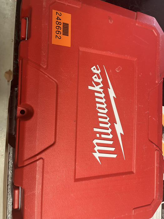 2022 MILWAUKEE 2877-22