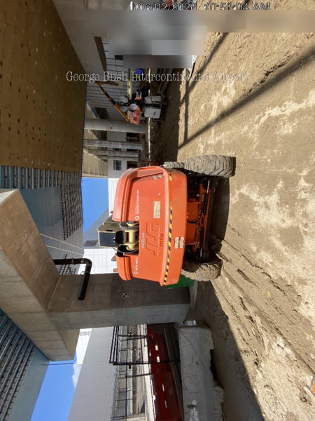 2022 JLG 660SJ