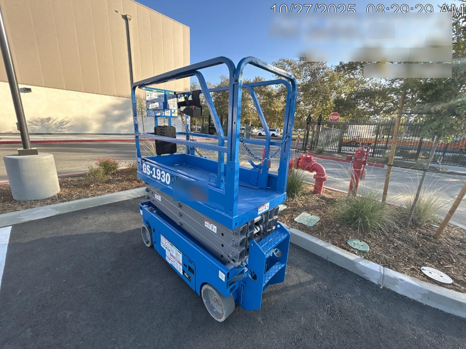 2019 Genie GS-1930 Fixed rails with chain Entry