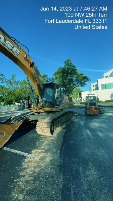 2016 Case CX350D CAB A/C, 13'-3" ARM, STEEL TRACKS, THUMB