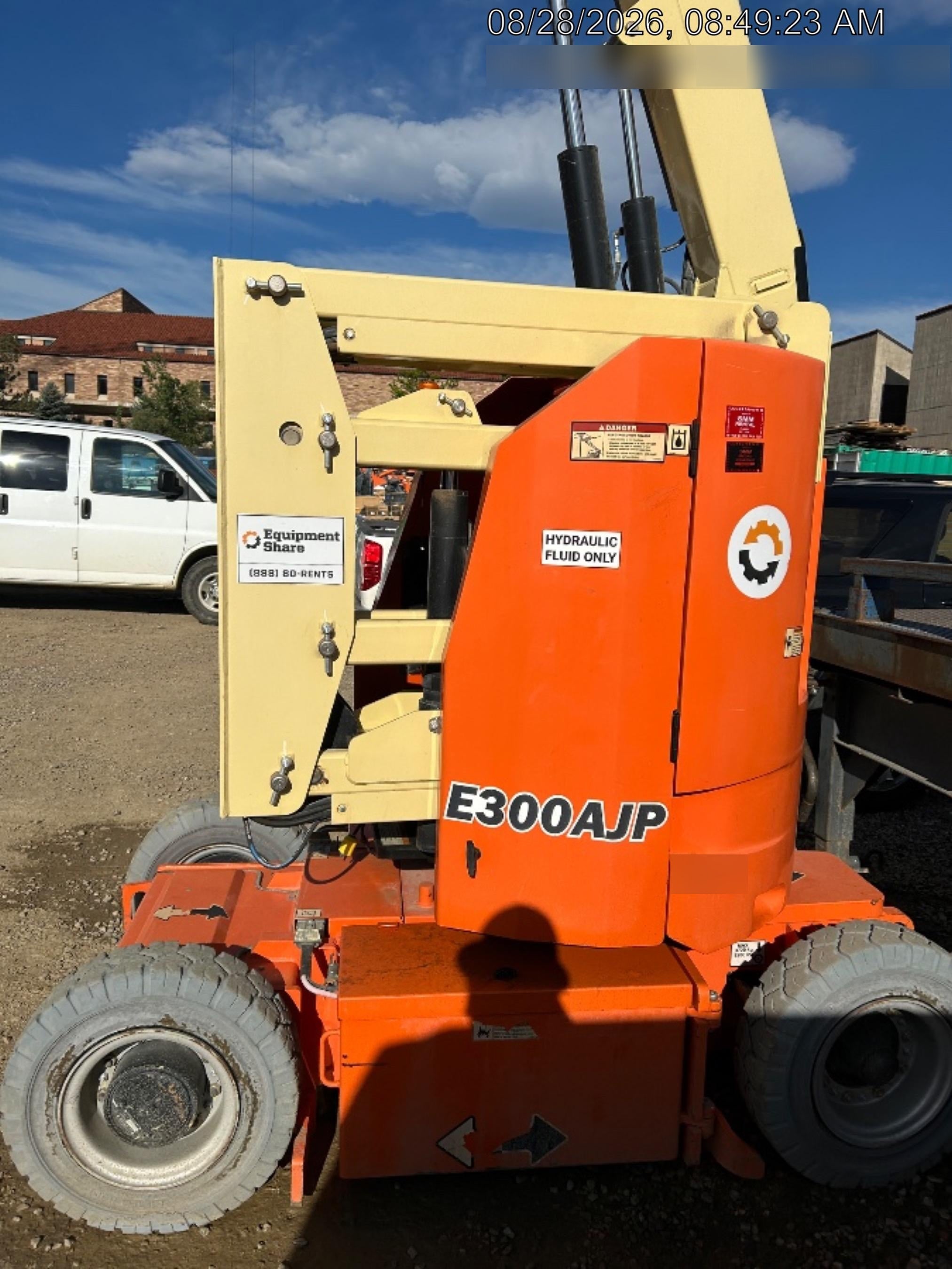 2019 JLG E300AJP