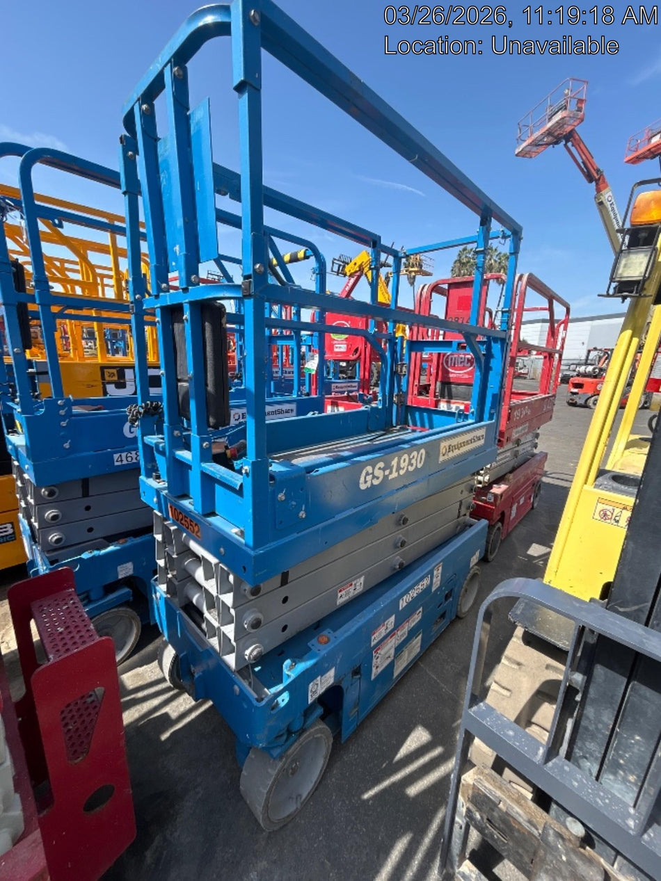 2020 Genie GS-1930 Solid Non Marking Tires, Beacon, Folding rails with half height swing gate, 800W Inverter