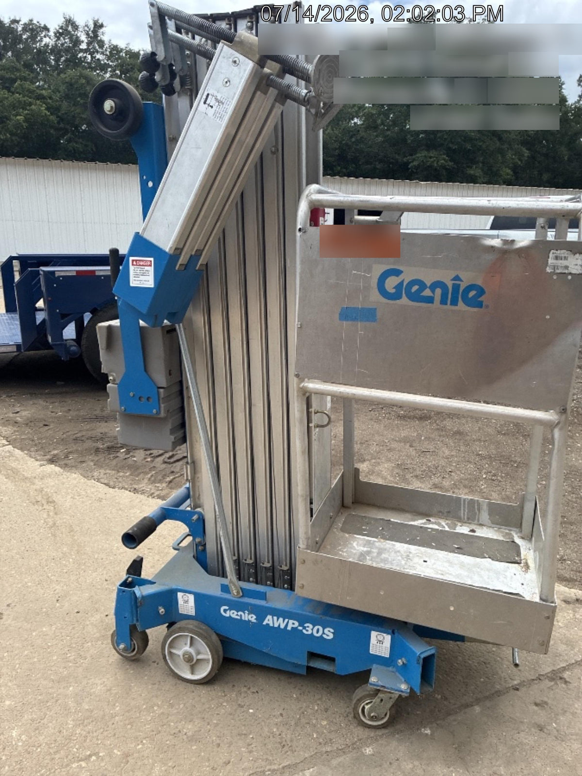 2019 GENIE AWP-30S