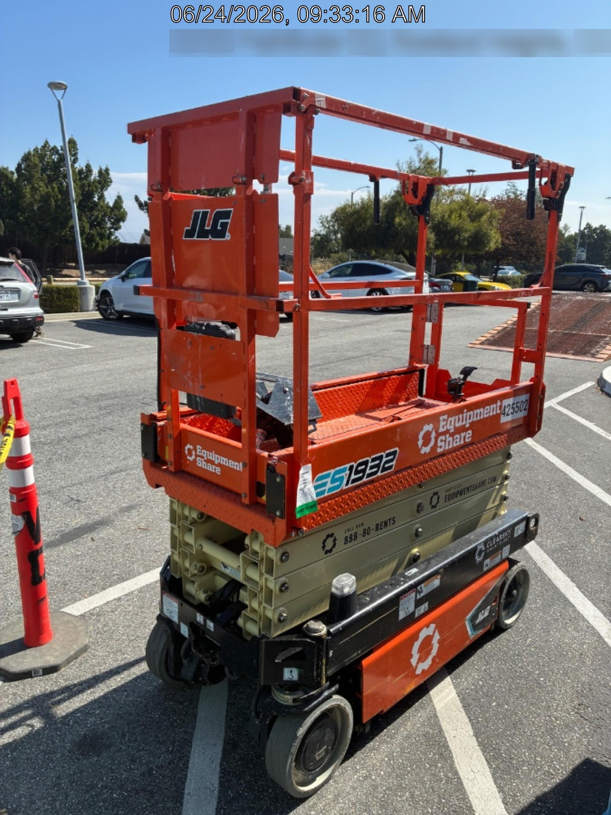 2024 JLG ES1932