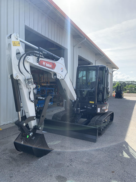 2022 Bobcat E50 Cab/Heat/Air, Rubber Tracks, Manual QC, Hydraulic Thumb