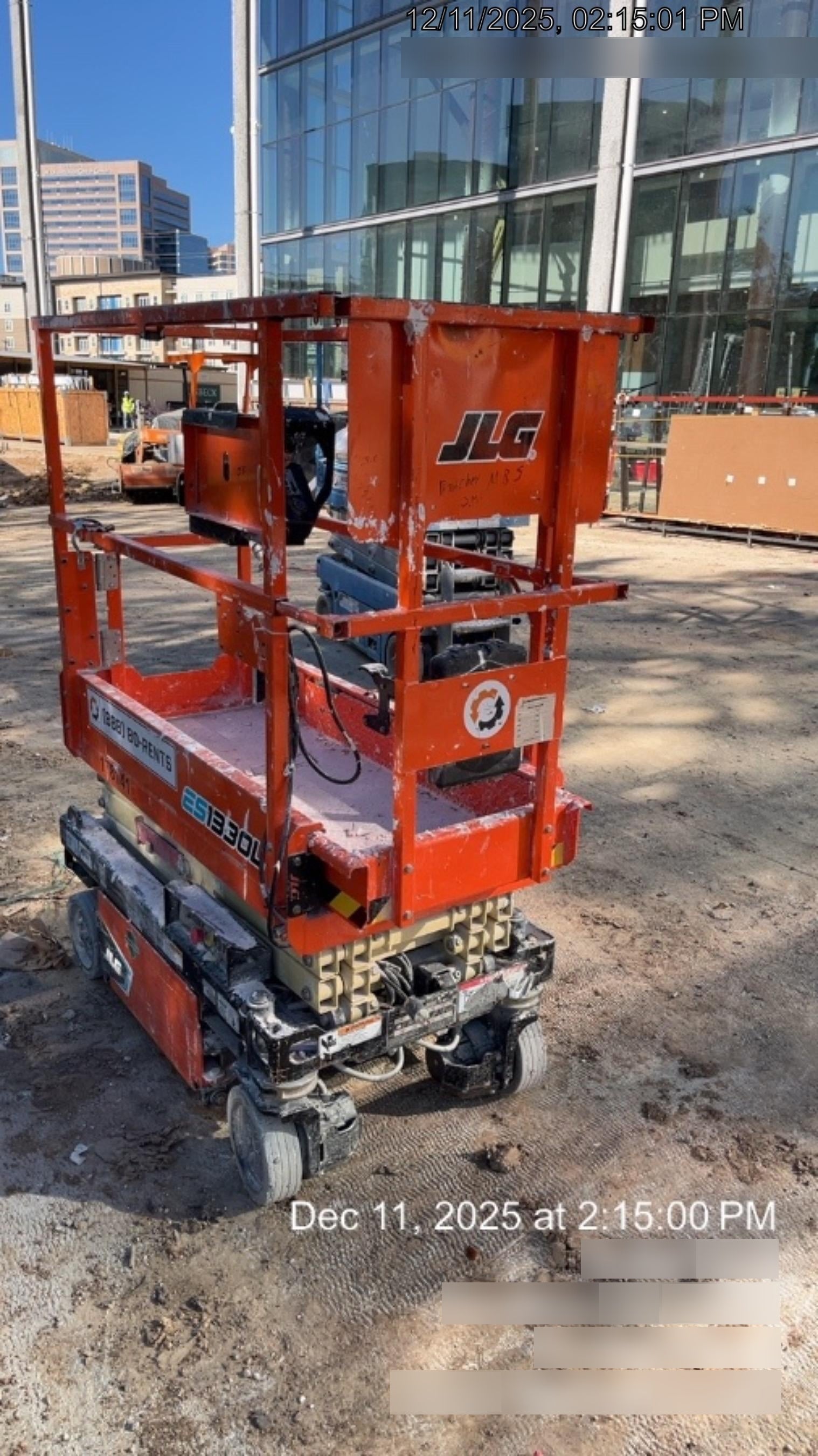 2021 JLG ES1330L
